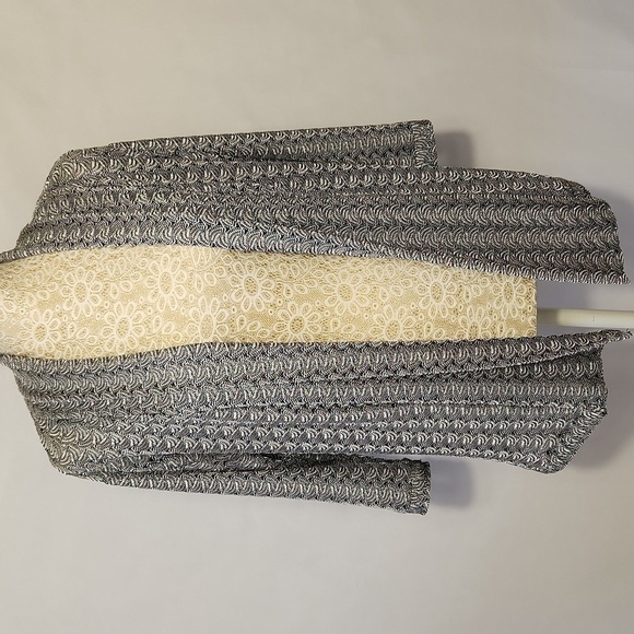 Chico's Travelers Open Front Open Weave 3/4 Sleeve Silvery Luster Mimi Jacket - Picture 2 of 11